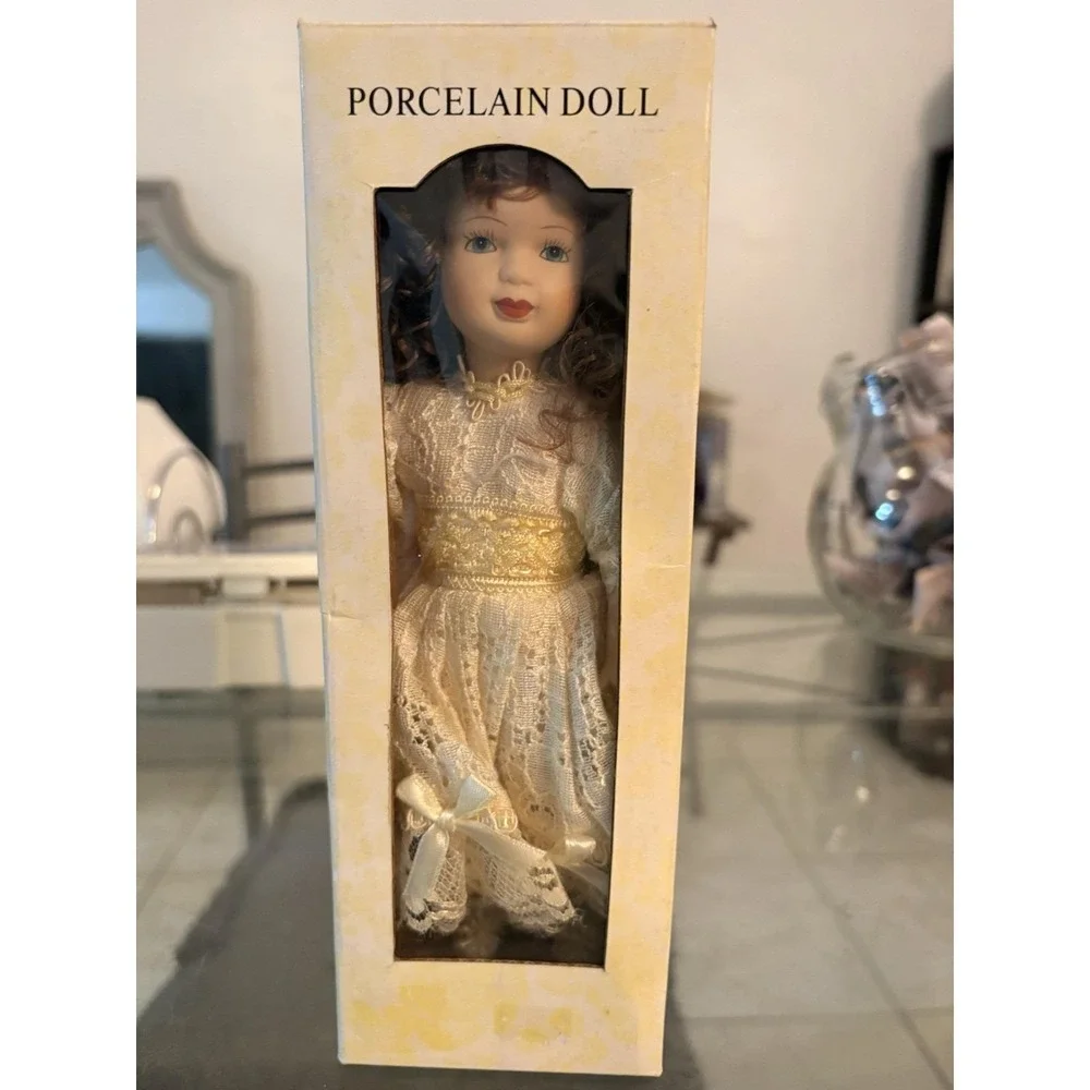 Cracker Barrel Porcelain Doll Full Porcelain Body NIB Victorian Lace CF20075